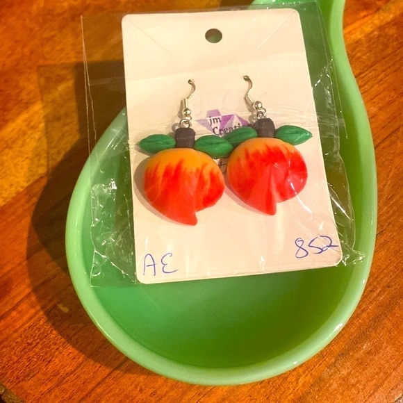 NEW! Pop Art 3D Peach Earrings Handcrafted - Picture 1 of 7